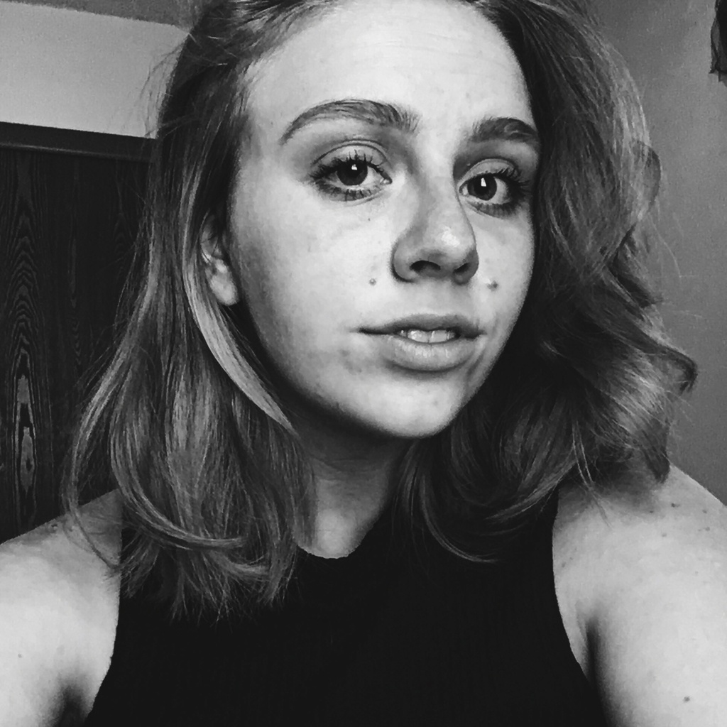 Elizabeth "Liz" Kenney Headshot