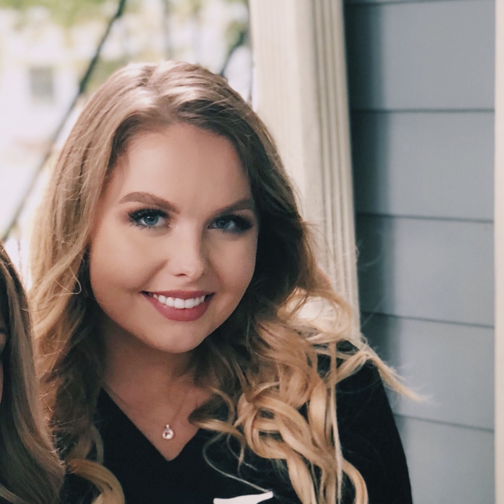 Sarah Smith Headshot