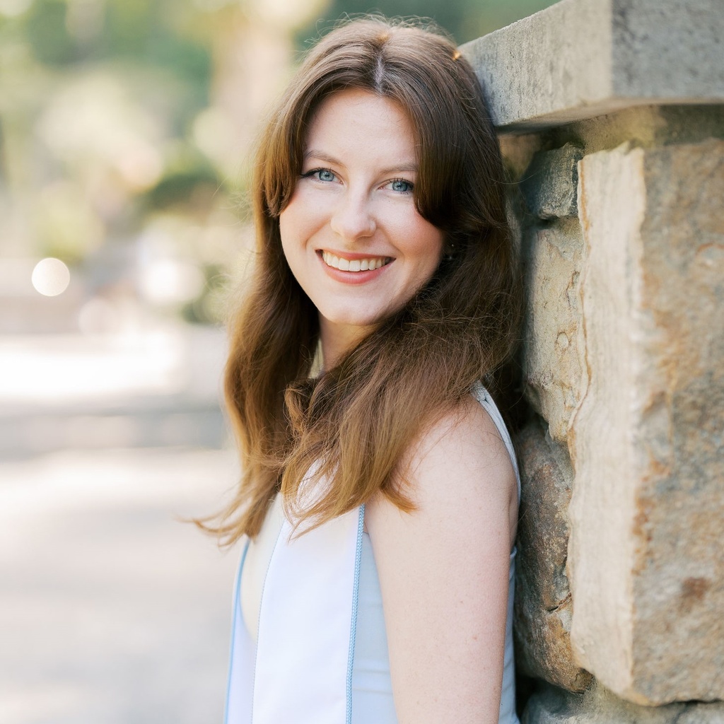 Headshot of Madeleine Metz